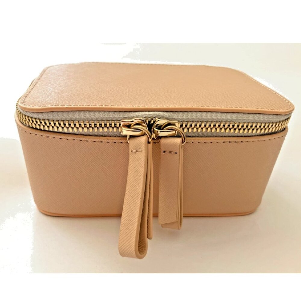 Truffle Privacy Jewelry Case in Dusty Blush - New in Package - Rare/Discontinued
